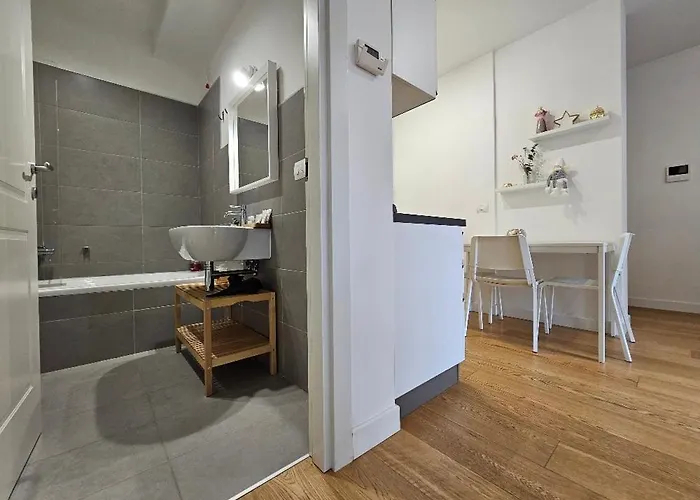 The Twelve - Via Ruggero D'andreotto