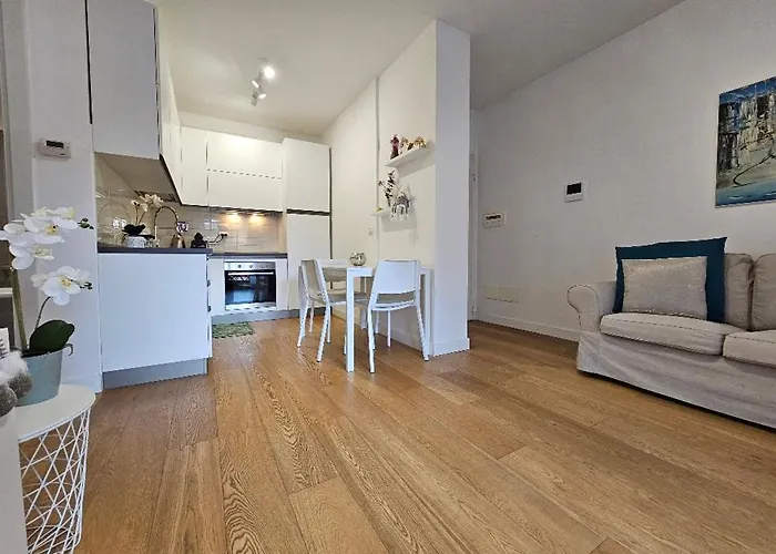 The Twelve - Via Ruggero D'andreotto Pérouse