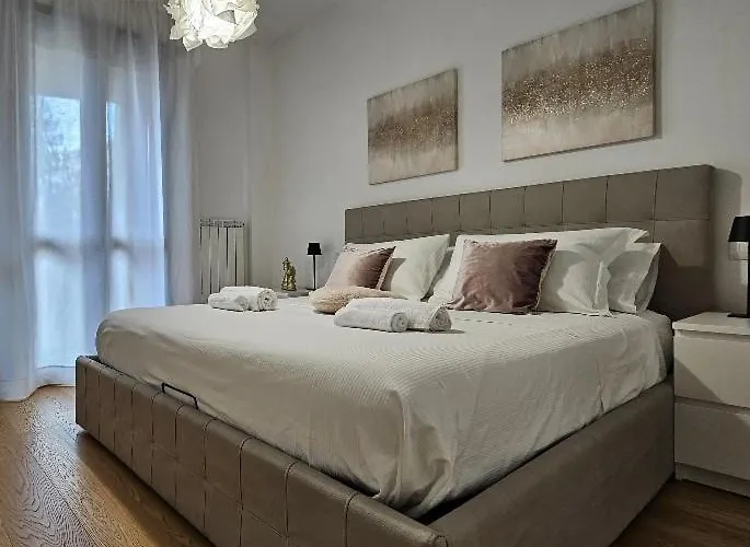 The Twelve - Via Ruggero D'andreotto * Pérouse